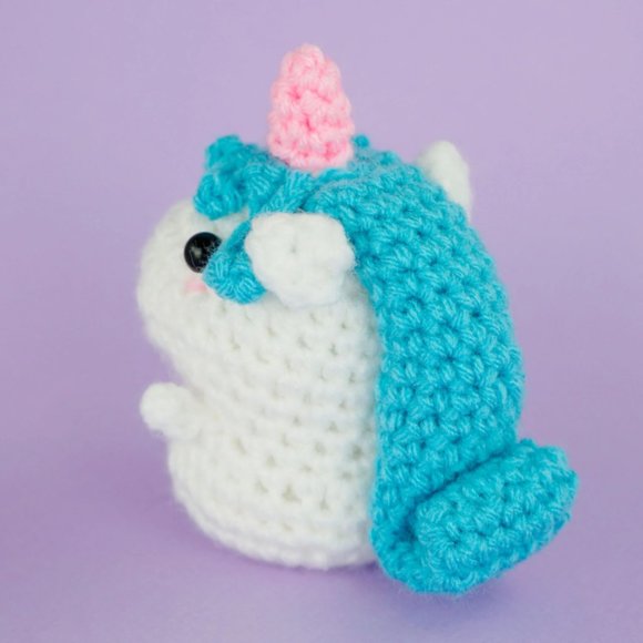Billy the Unicorn Beginner Crochet Kit - Picture 4 of 11